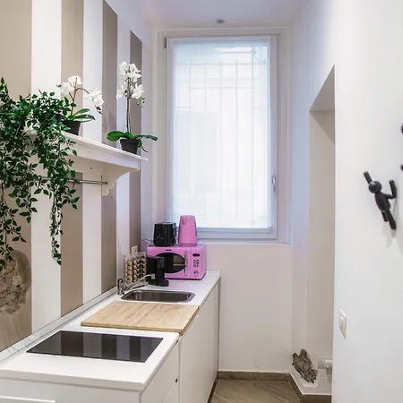 Apartment Pebble House Como