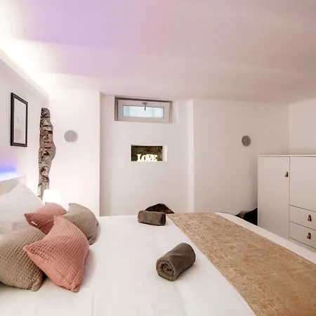 Apartment Pebble House Como